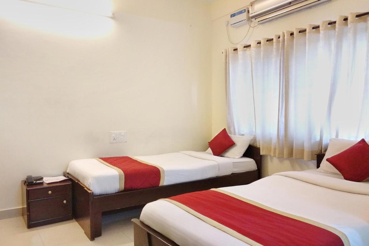 Super Oyo Capital O Premium Hotel Victoria Heights Near Sri Someshwara Swami Temple Bangalore Eksteriør billede