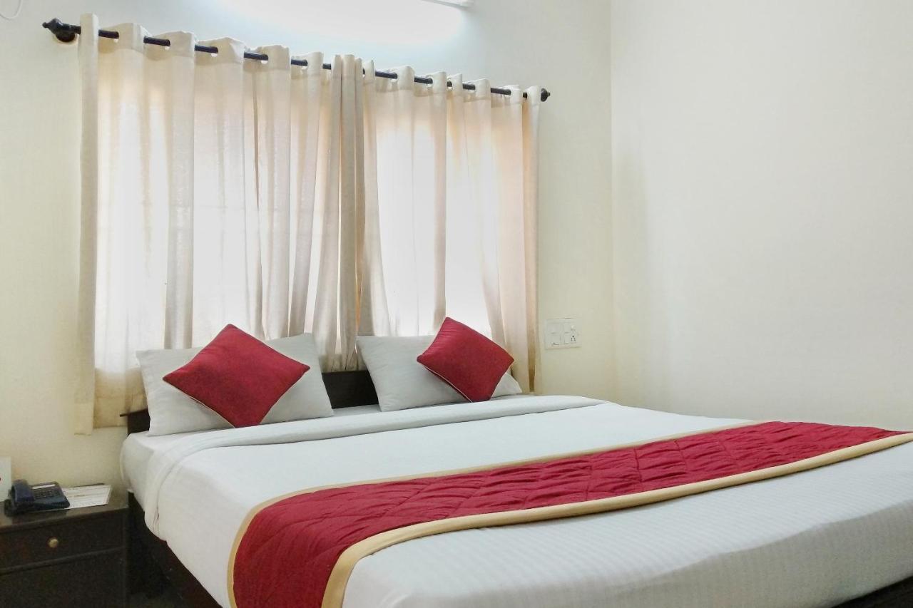 Super Oyo Capital O Premium Hotel Victoria Heights Near Sri Someshwara Swami Temple Bangalore Eksteriør billede