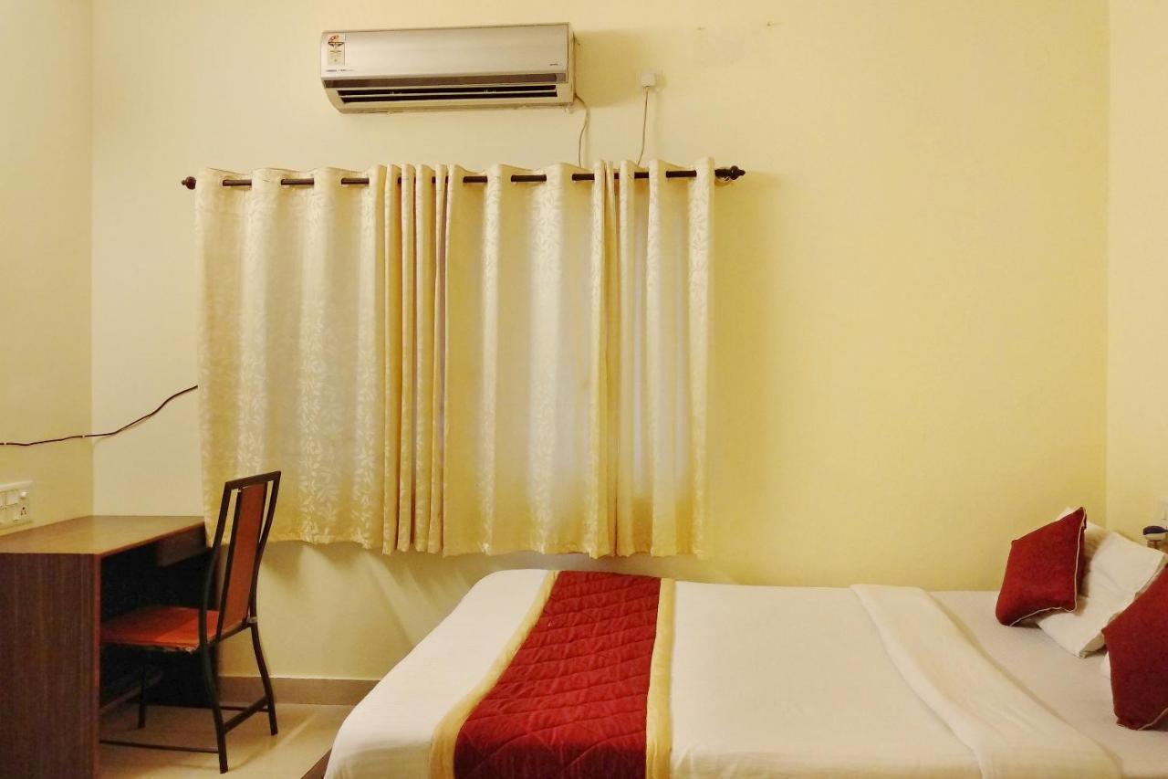 Super Oyo Capital O Premium Hotel Victoria Heights Near Sri Someshwara Swami Temple Bangalore Eksteriør billede