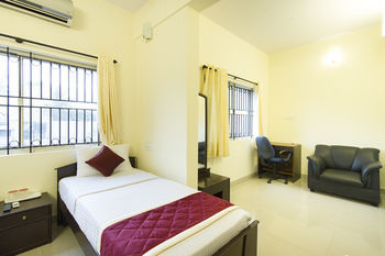 Super Oyo Capital O Premium Hotel Victoria Heights Near Sri Someshwara Swami Temple Bangalore Eksteriør billede