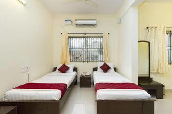 Super Oyo Capital O Premium Hotel Victoria Heights Near Sri Someshwara Swami Temple Bangalore Eksteriør billede